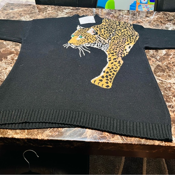 Over Size Sweater - Picture 3 of 10